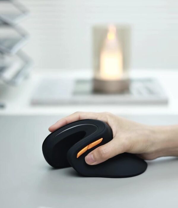 Hand closed AI powered mouse leafydo