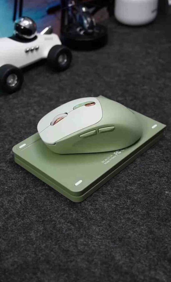Beenovi keyboard with mouse by leafydo (Ai Powered).